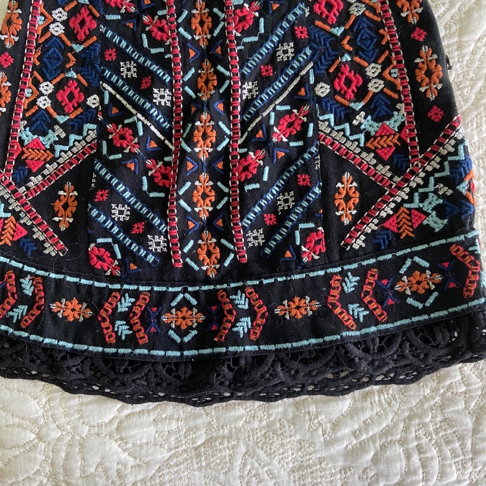 embroidered mini skirt! - Picture 4 of 4